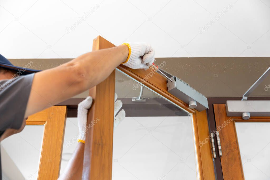 Schmierung und Justage an Werkstattausrüstung